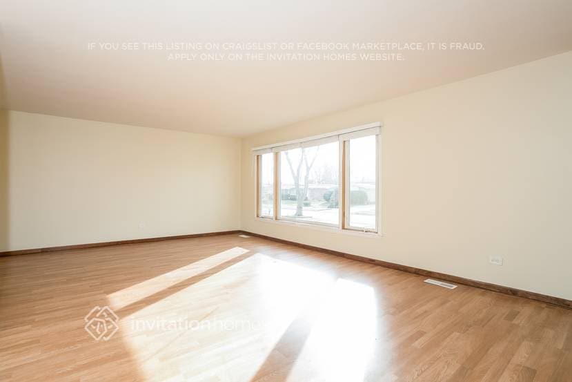 Building Photo - 1035 Iowa St