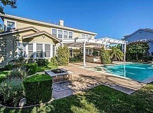 Building Photo - Livermore HUGE family home 5bd/5a with Pool and firepit!