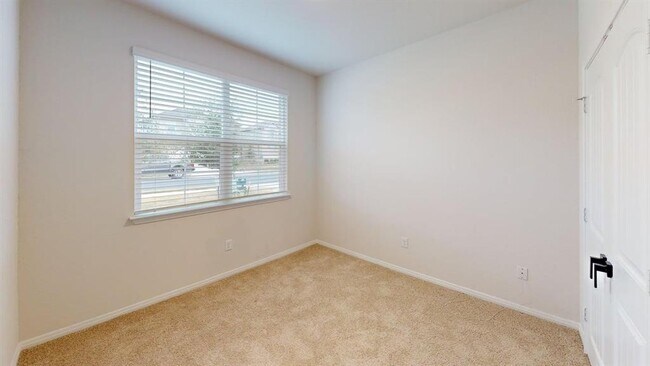 Building Photo - 245 Brooklyn Dr