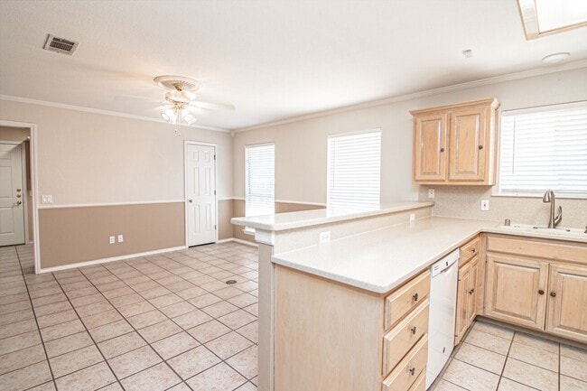 Building Photo - 4432 Lanham St