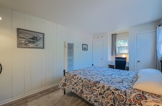 Building Photo - 1303 Chamisal Way