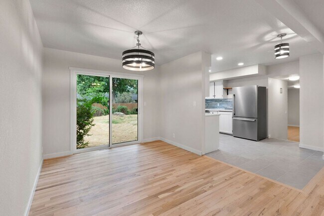 Building Photo - 4 Bedroom completely remodeled home in Fort Collins