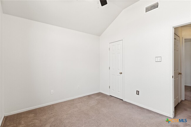 Building Photo - 392 County Rd 4711