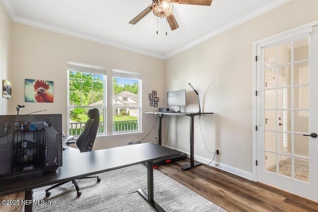 Building Photo - 350 Brambly Vine Dr