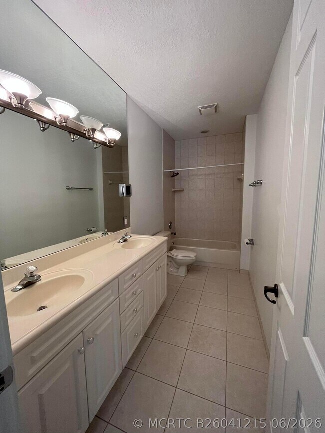 Building Photo - 7724 NW 47th Dr