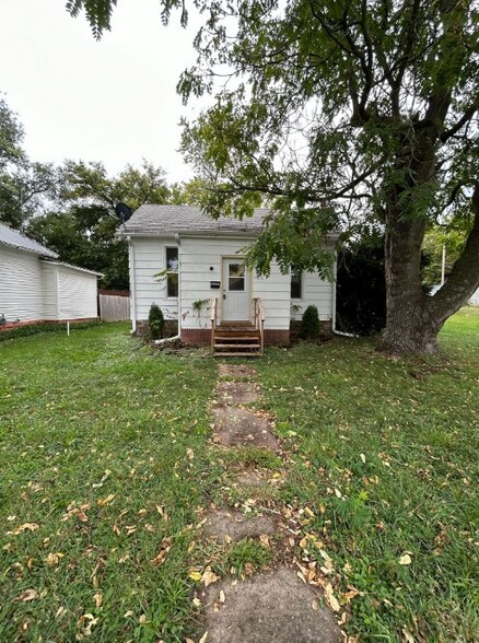 Primary Photo - 406 N B St