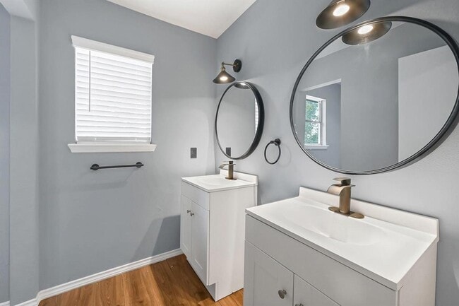 Building Photo - 8006 Summer Trail Dr