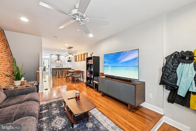 Building Photo - 503 S Bouldin St