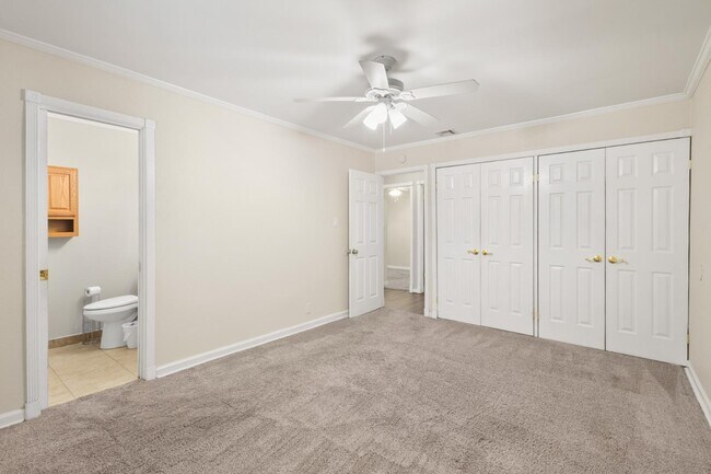 Building Photo - 4823 Blue Heron Dr