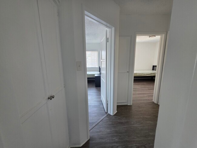 Building Photo - 1349 W 35th Pl