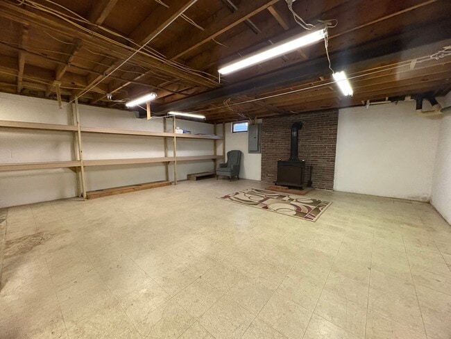 Building Photo - 3 Bedroom Rancher in Lebanon!