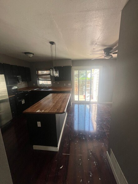 Building Photo - 1599 S Ivory Cir