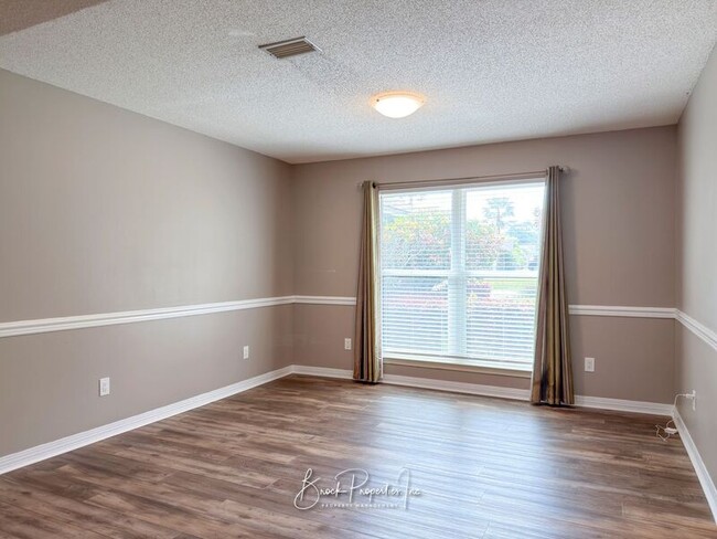 Building Photo - 6337 Summer Lakes Ln