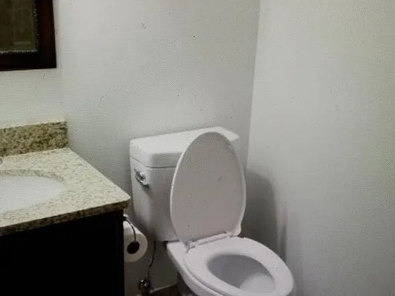 Building Photo - 397 Alles St