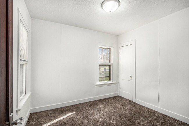 Building Photo - 2826 Courtlandt Ave
