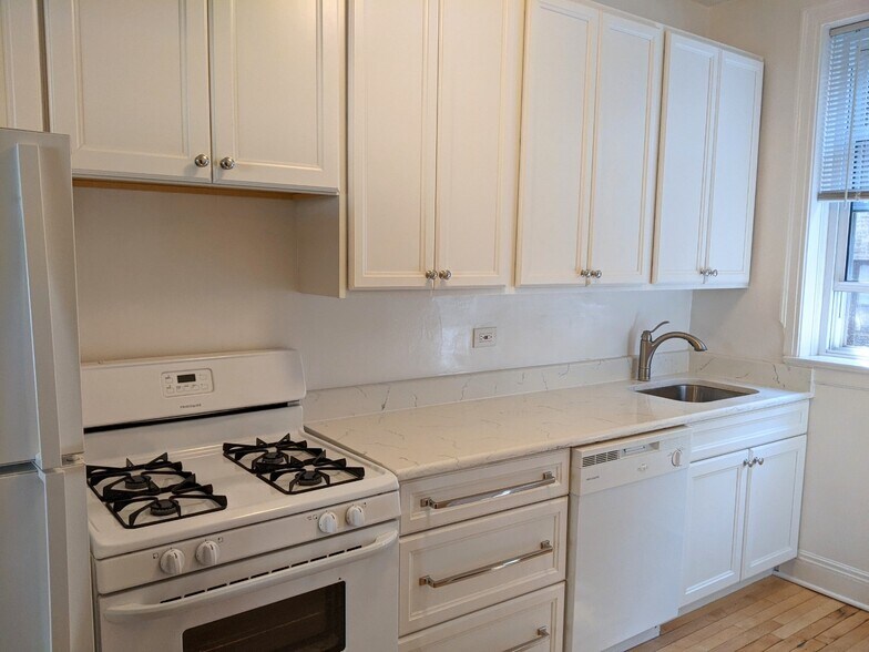 Building Photo - 1139 Maple Ave