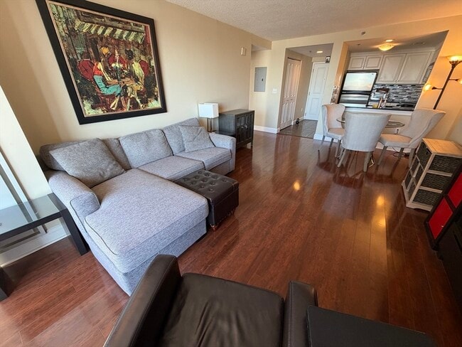 Building Photo - 10 Museum Way