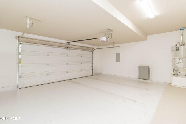 Building Photo - 14749 Sand Gate Dr