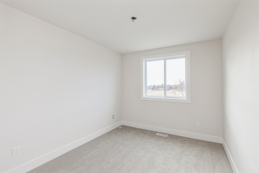 Building Photo - 915 Henryson St