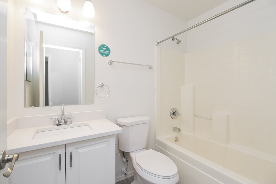 Building Photo - 11517 W Charter Oak Rd