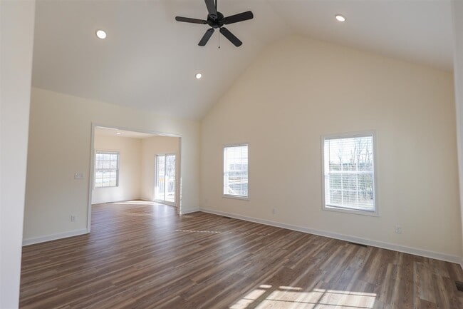 Building Photo - 7251 Hilliard Cir