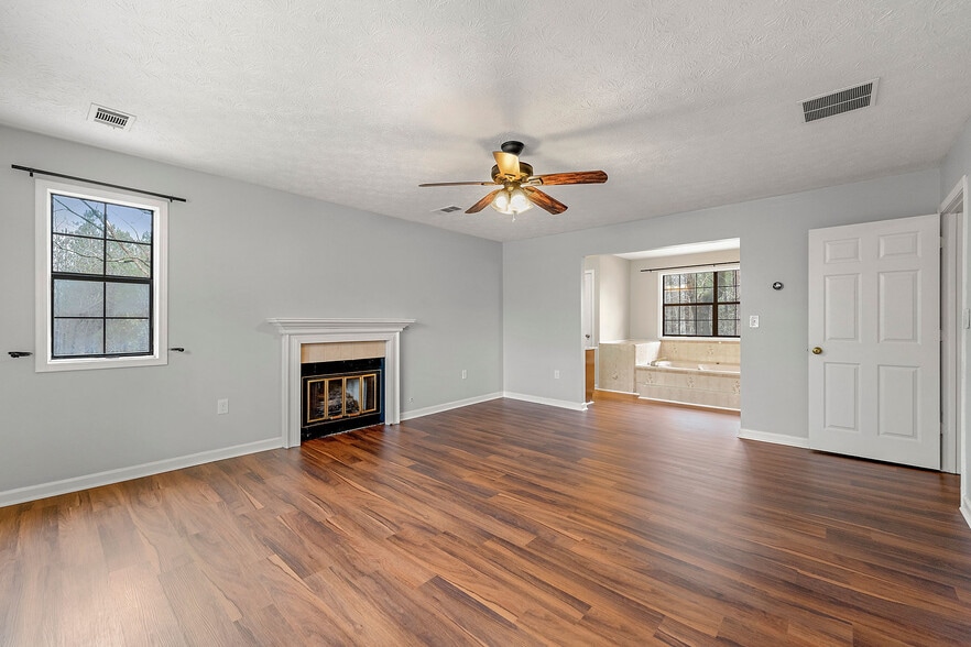 Primary Photo - 249 Tony Trl SE