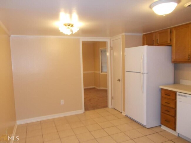 Building Photo - 4788 Wyndam Dr