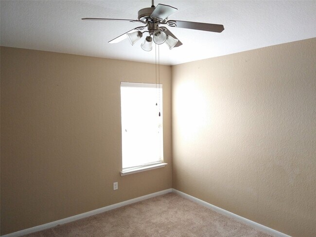 Building Photo - 2315 Thorn Berry Creek Ln