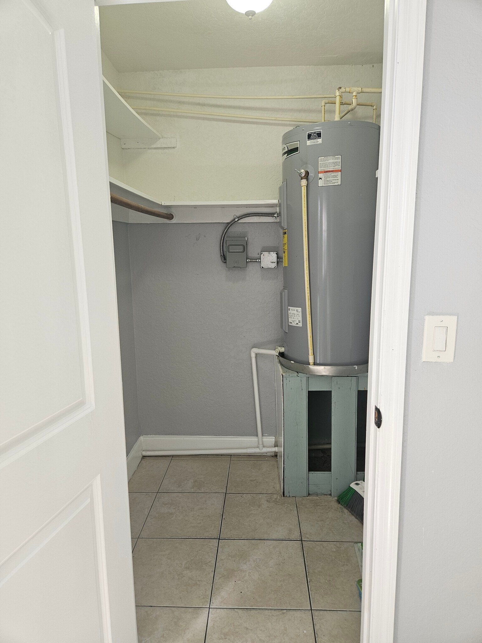Building Photo - 309 Avanda Ct