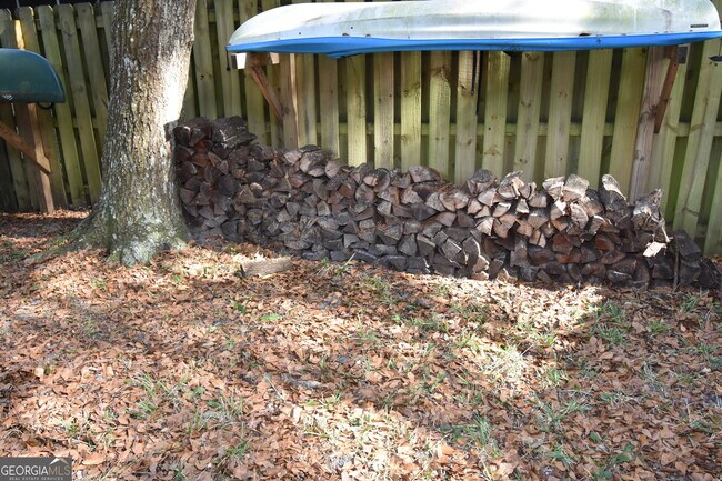 Building Photo - 200 McIntosh Dr