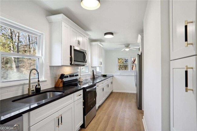 Building Photo - 1687 Porter Dr NW