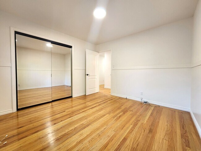 Building Photo - Charming Single Family Home Located in Sou...