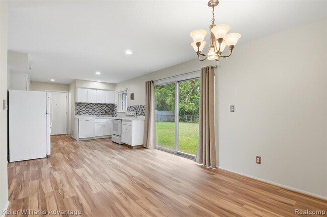 Building Photo - 23645 Ripple Creek