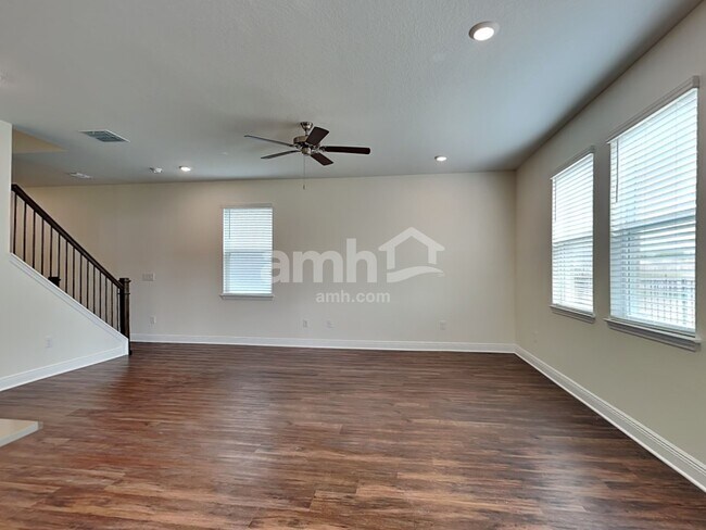 Building Photo - 27273 St Andrews Ave