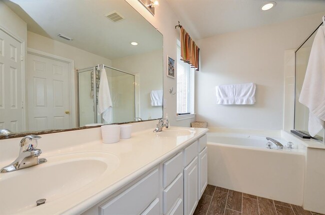 Building Photo - 24314 Leachwood Dr