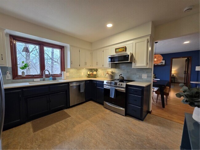 Building Photo - 11 Folkingham Ln