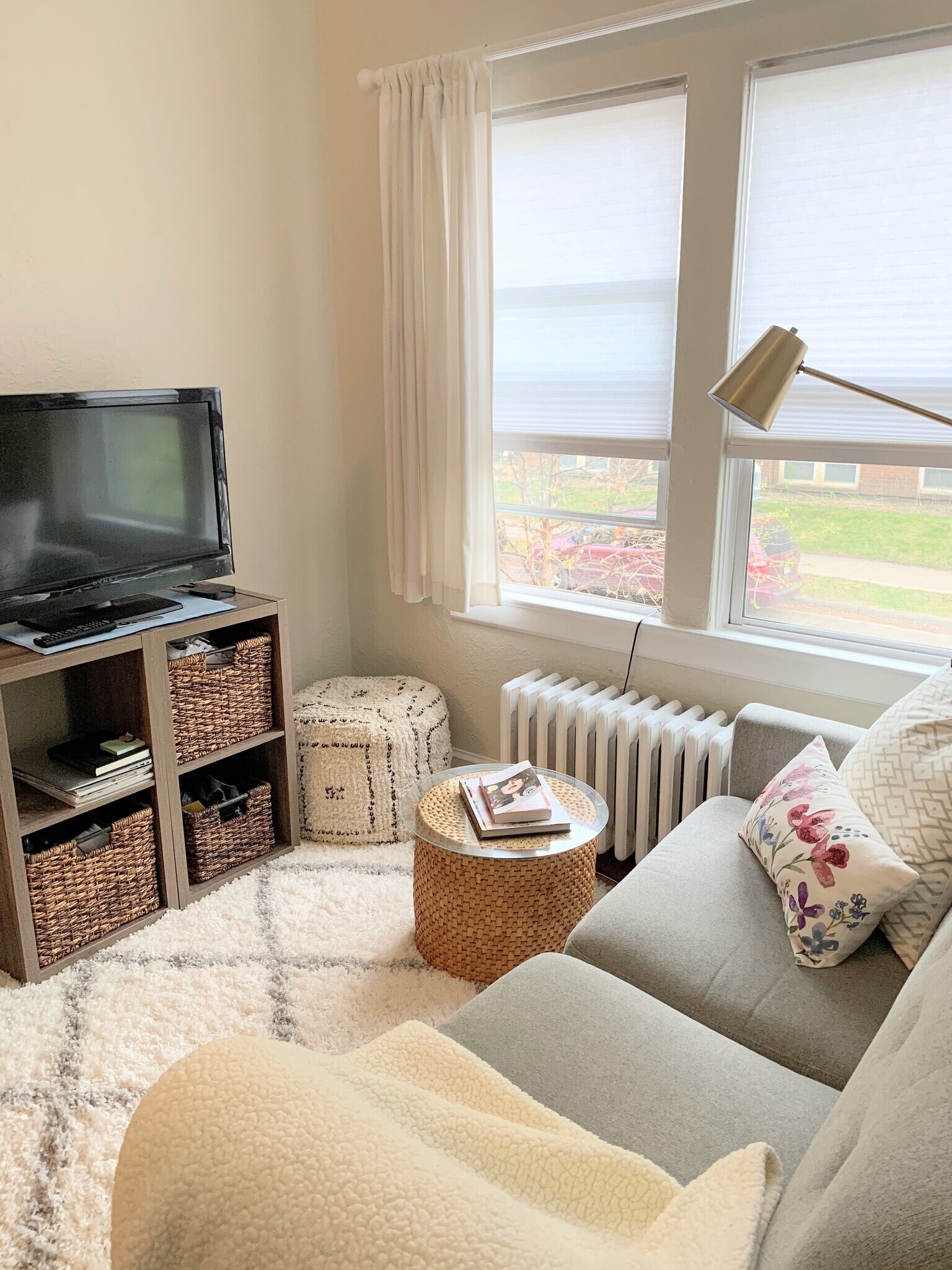 TV nook off kitchen - 3252 Fremont Ave S