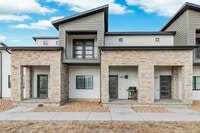 Building Photo - 475 175