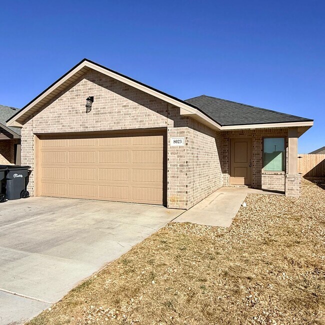 Building Photo - 1/2 Off First Months Rent! - 3 Bedroom 2 Bath Home Available Now In Elm Meadows!
