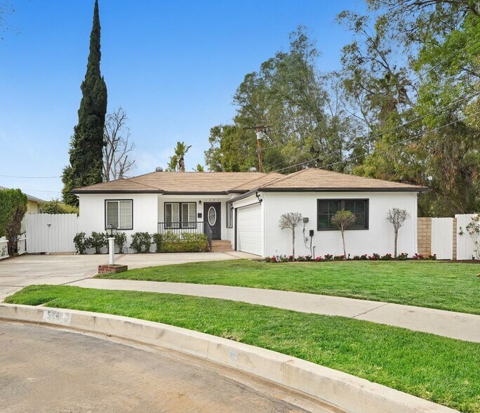 Primary Photo - 5245 Seville Ave