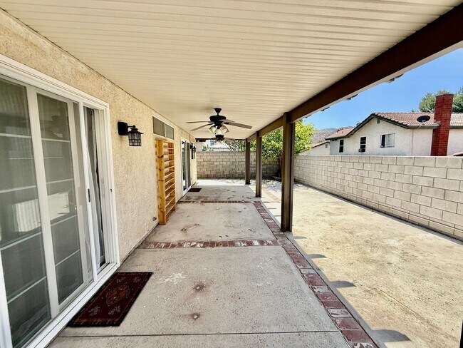 Building Photo - 3466 Siskiyou Cir