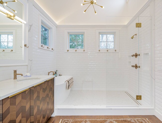 Building Photo - 41 Deep Woods Ln