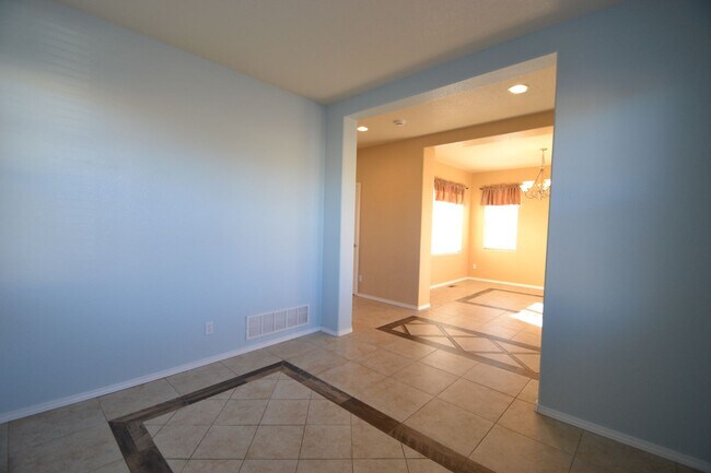 Building Photo - Beautiful 4 Bedroom Home Available Now!