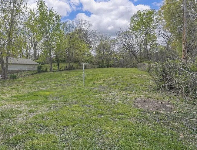 Building Photo - Updated 3 Bedroom Ranch