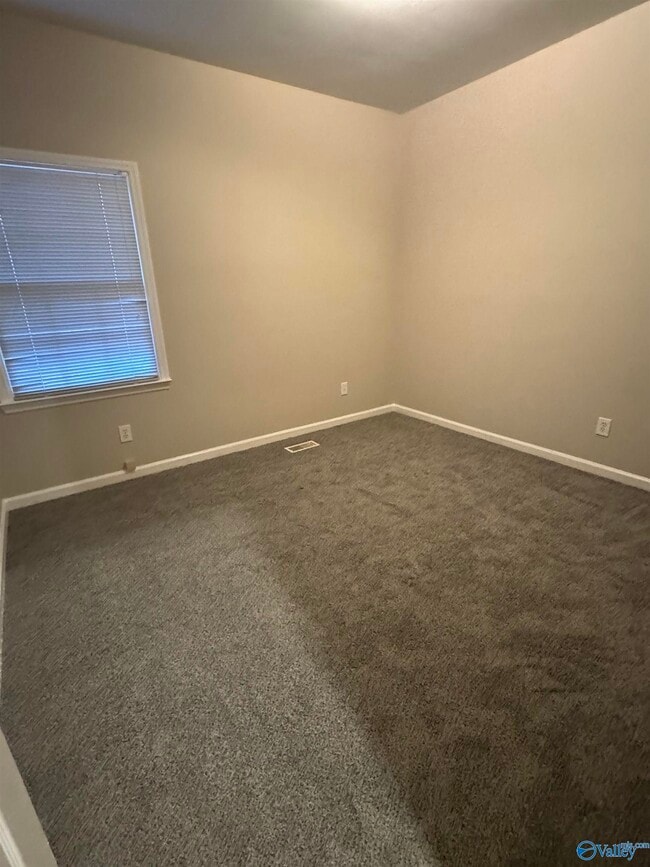 Building Photo - 113 Montrose Dr