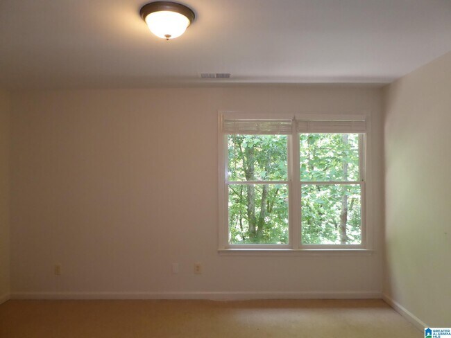 Building Photo - 1040 Cole Cir