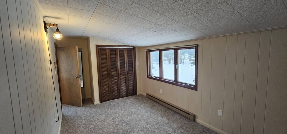 Building Photo - 7901 Elm St