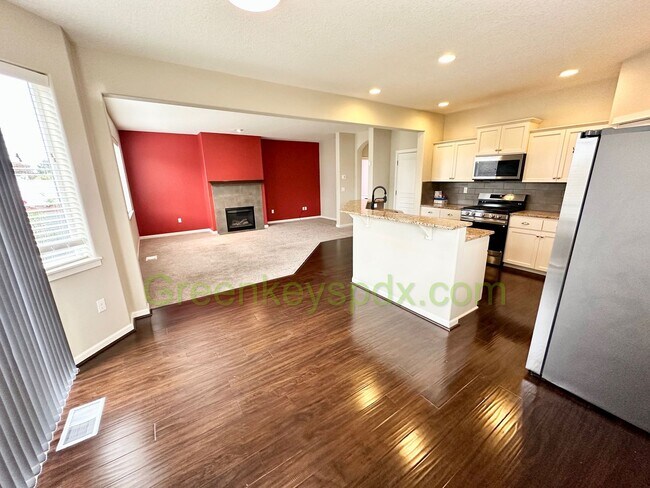 Building Photo - Gorgeous 3-Bedroom 2.5-Bathroom House with...