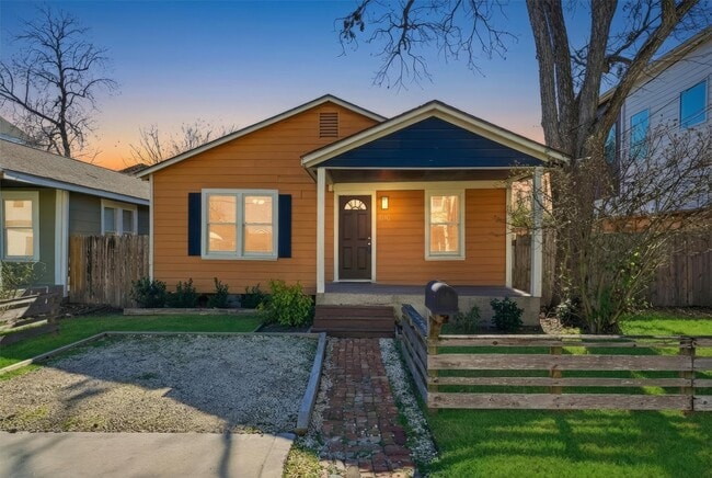 Building Photo - 1110 E 27th St