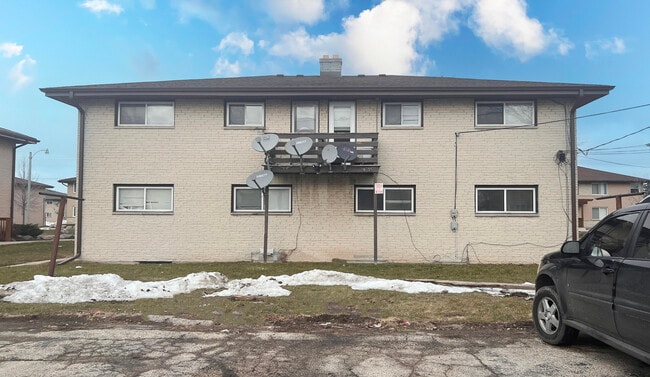 Building Photo - 9335 W Sheridan Ave